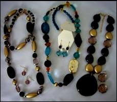 DNE1443 Multi Coloured Fashion Necklace with Earrings